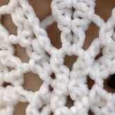 Detalle del tejido de crochet hecho a mano